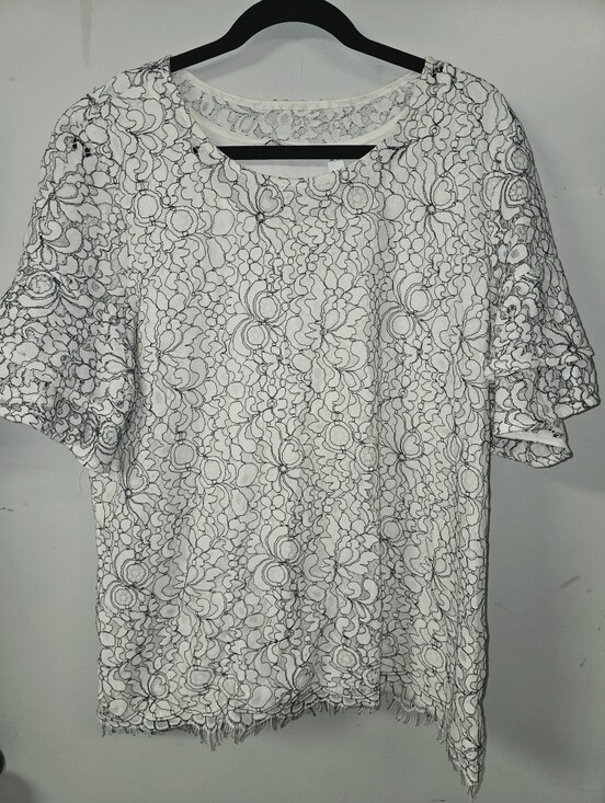 Isaac Mizrahi Tops - Isaac Mizrahi White Floral Lace Short Sleeve Blouse